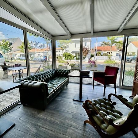 Hotel Et Studios Le Marina Baie De La Baule ปอร์นิเชต์ ภายนอก รูปภาพ