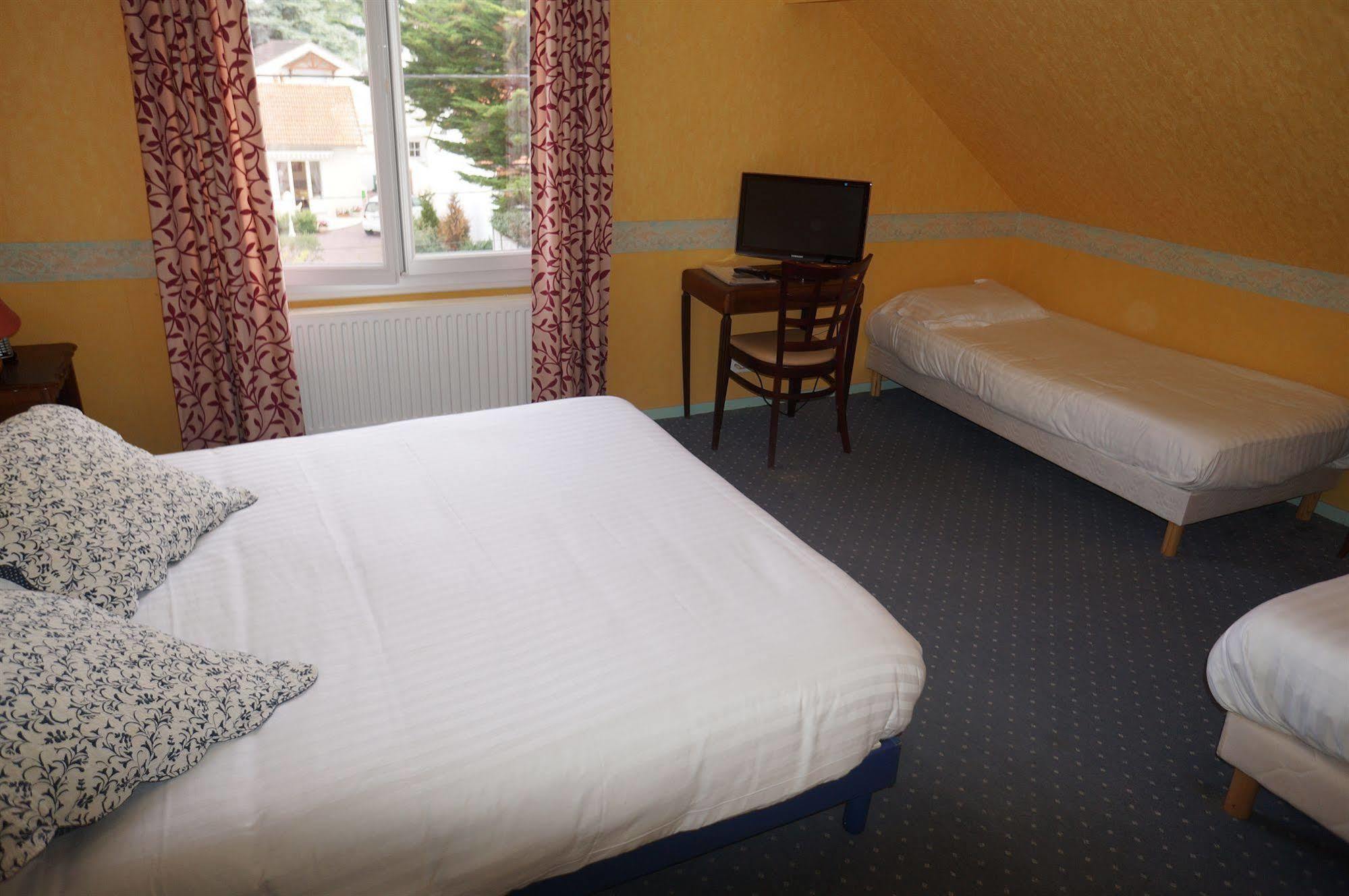 Hotel Et Studios Le Marina Baie De La Baule ปอร์นิเชต์ ภายนอก รูปภาพ